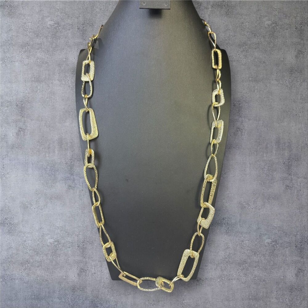 332. Daisy Fuentes Gold Tone Oval Chain Necklace‎ Signed